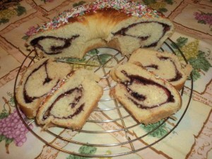 Ricetta Ciambella Lievitata ai Frutti di Bosco