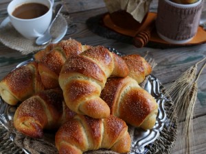 Ricetta Cornetti integrali al miele