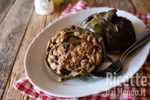 Ricetta Carciofi ripieni di carne, cotti in pentola!