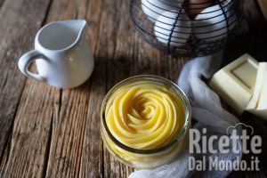Ricetta Crema pasticcera al cioccolato bianco dal gusto dolce e delicato