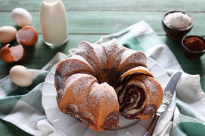 Ciambella bicolore senza burro e senza latte