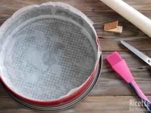 Ricetta Come foderare una Tortiera con Carta da Forno
