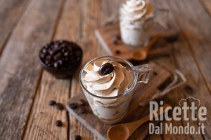 Ricetta Crema fredda al caffè (Ricetta con soli 2 ingredienti!) Pronta in 2 minuti!