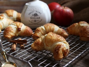 Ricetta Croissant di pasta sfoglia alle mele