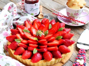 Ricetta Crostata di fragole con confettura