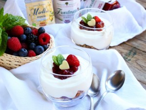 Ricetta Coppe di muesli, yogurt e confettura
