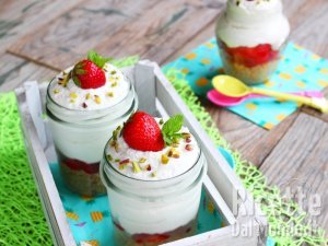 Ricetta Cheesecake in barattolo, il dolce monoporzione senza cottura