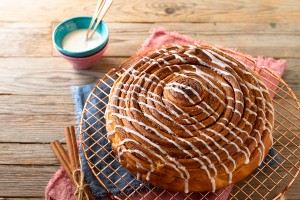 Cinnamon roll cake