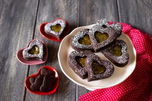 Ricetta Cuori di frolla al cacao e marmellata