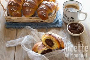 Ricetta Cornetti di pasta brioche. La ricetta dei cornetti morbidissimi (anche farciti)