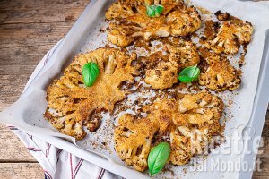 Ricetta Cavolfiore al forno gratinato. Ricetta semplice e senza bollitura!