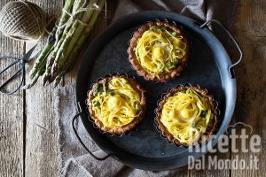 Crostatine di tagliolini agli asparagi. La ricetta sfiziosa per Pasqua!