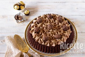 Ricetta Crostata morbida Rocher. La ricetta della torta Ferrero per il più golosi!