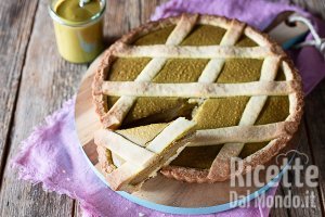 Ricetta Crostata al pistacchio. Il dolce friabile ricco di crema spalmabile al pistacchio!