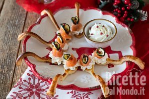 Ricetta Cucchiaini di sfoglia con crema al formaggio e salmone