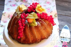 Ricetta Ciambella al cioccolato con frutta secca, morbida e gustosa!