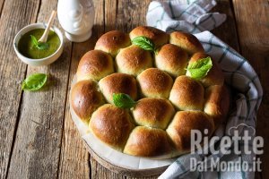 Ricetta Danubio salato pesto e mozzarella