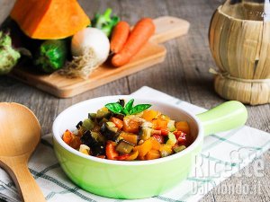 Ricetta Dadolata di verdure di stagione. La ricetta per un piatto di benessere!