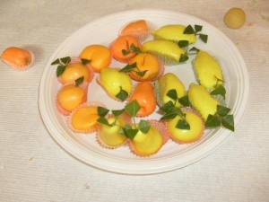 Ricetta Fruttini alle Mandorle e Candelaus