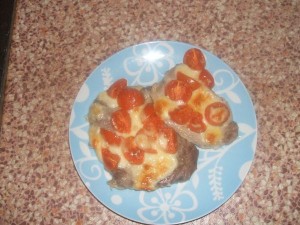 Ricetta Fettine di Suino al Forno con Pomodorini e Mozzarella