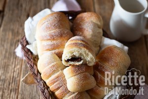 Ricetta Flauti al cioccolato fatti in casa! La ricetta facile per una merenda golosa!