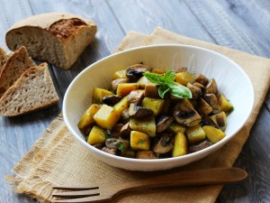 Ricetta Funghi e patate in padella