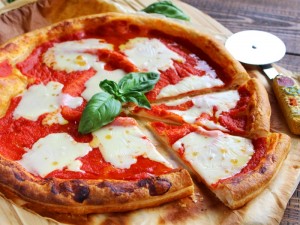 Finta pizza di pasta sfoglia