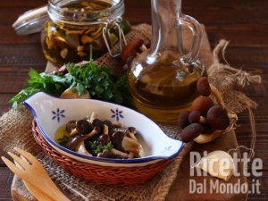 Ricetta Funghi sott’olio fatti in casa: la ricetta tradizionale passo passo