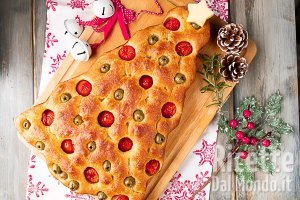Focaccia albero di Natale sofficissima! La ricetta facile per le feste!