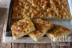 Ricetta Focaccia di zucchine e speck: la ricetta per farla morbidissima!