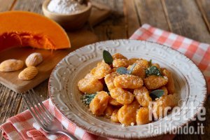 Gnocchi di zucca, morbidi e colorati! Ricetta senza uova!