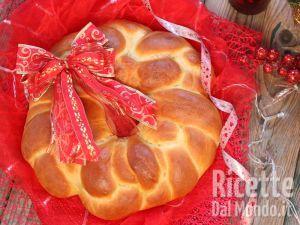 Ricetta Ghirlanda di pane morbido di Natale