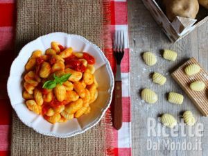 Gnocchi di patate al sugo, il segreto per farli perfetti!