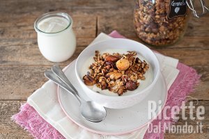 Ricetta Granola fatta in casa (La ricetta del muesli croccante ed energetico)