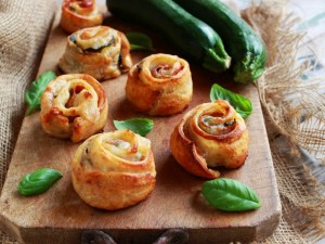 Ricetta Girelle di pizza con zucchine e bacon