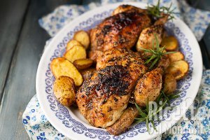 Ricetta Galletto arrosto. La ricetta per farlo al forno con le patate!