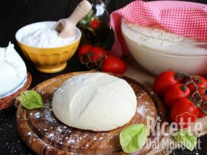 Impasto base per la pizza
