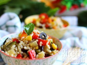 Ricetta Insalata di riso integrale con verdure. Ricetta fresca e nutriente