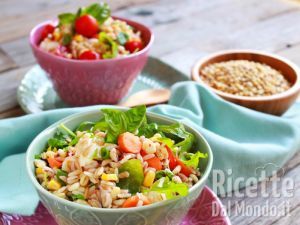 Ricetta Insalata di riso ai tre cereali. Ricetta nutriente, semplice e fresca