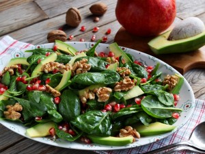 Ricetta Insalata di spinacini con avocado e melagrana