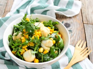 Ricetta Insalata di rucola mais e ciliegine di provola