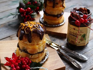 Mini panettoni farciti con crema all'arancia