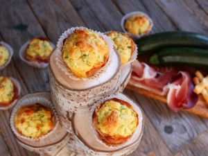 Ricetta Muffin salati con zucchine e speck