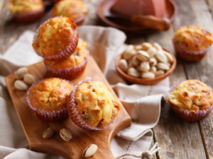 Ricetta Muffin salati con pistacchi e mortadella