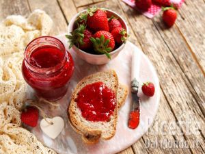 Ricetta Marmellata di fragole e zenzero, una fresca confettura fatta in casa