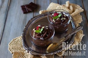 Ricetta Mousse al cioccolato senza uova. Ricetta veloce, pronta in 5 mintui!
