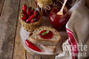 Marmellata di peperoncini piccanti, per crostini e formaggi!