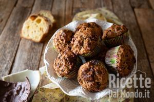 Ricetta Muffin di colomba con uova di cioccolato. Pronti in 5 minuti!