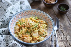 Ricetta Noodles con zucchine e gamberetti al latte di cocco. La ricetta ricca di gusto!