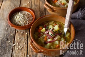 Ricetta Orzotto alla trentina, con patate e speck. Ricetta originale tradizionale